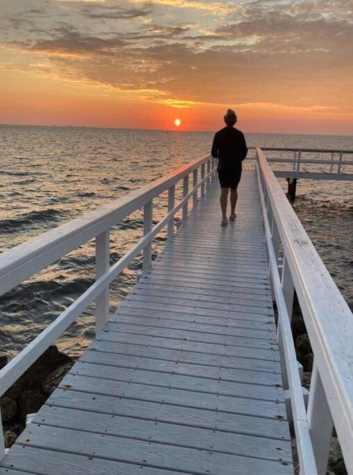 On The Rocks Villa Tampa Luaran gambar