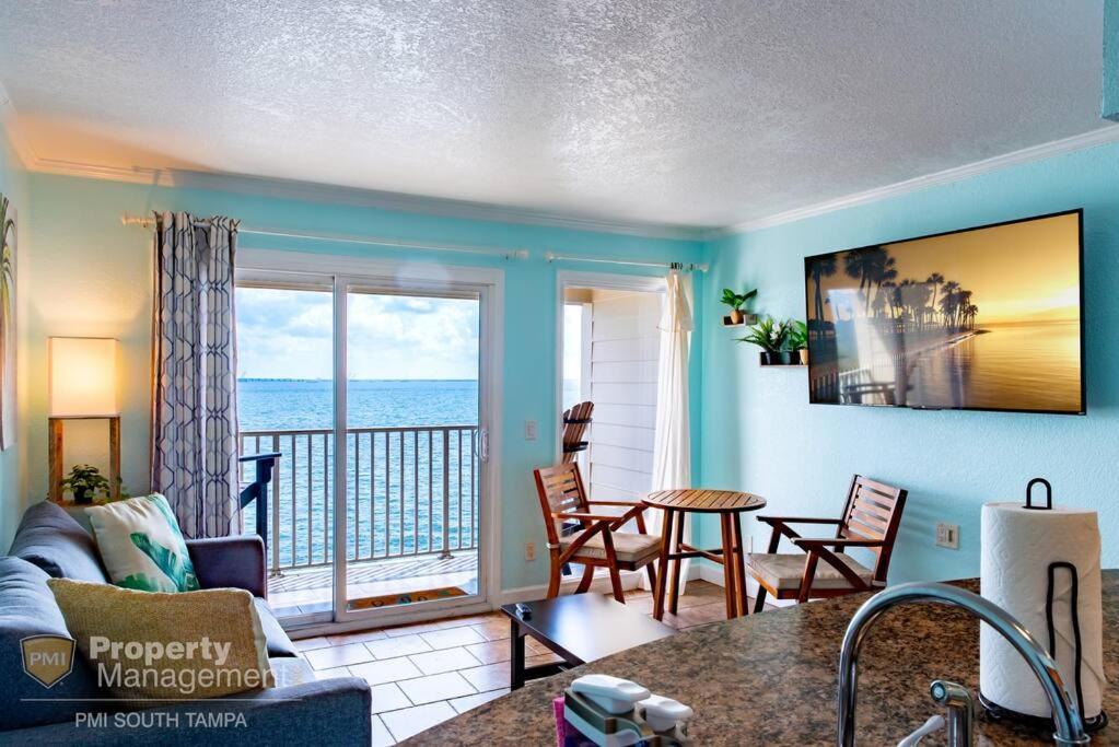 On The Rocks Villa Tampa Luaran gambar