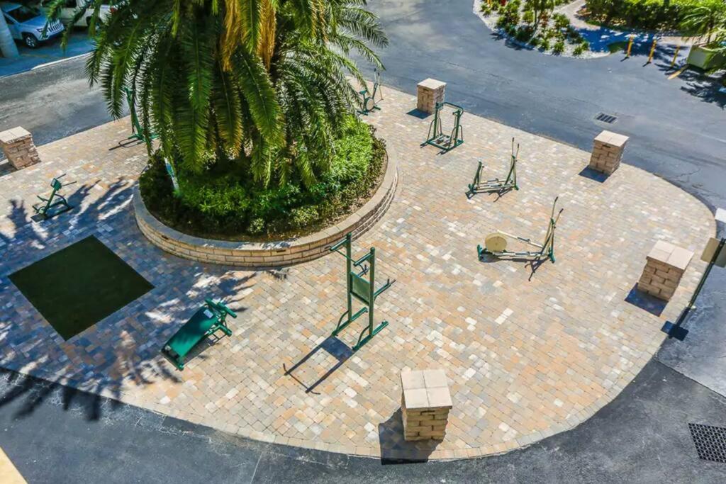 On The Rocks Villa Tampa Luaran gambar